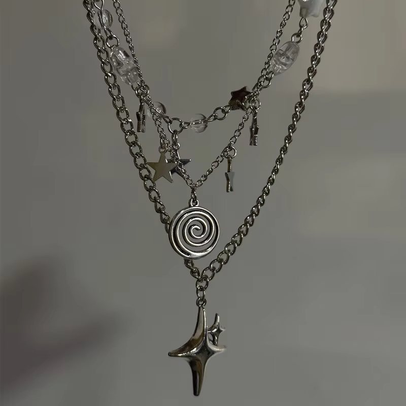 Layered Pendant Necklace Aesthetic - Wielowarstwowy naszyjnik z zawieszką w kształcie